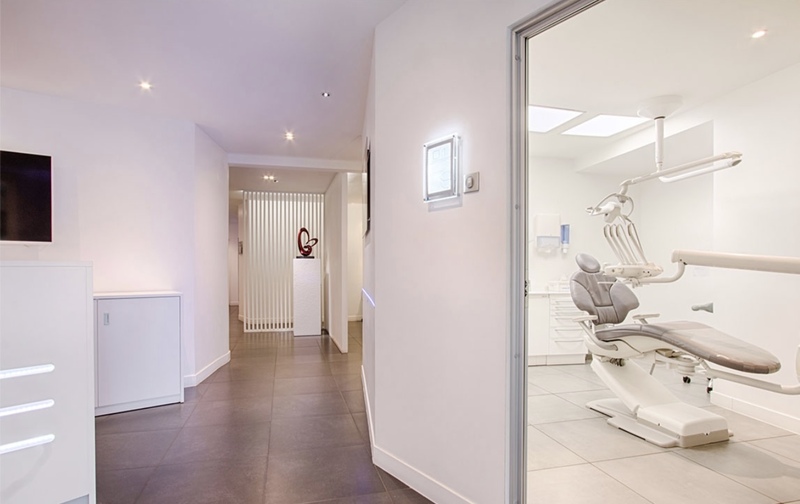 Recrute assistant(e) dentaire qualifié(e) paris 15e h/f